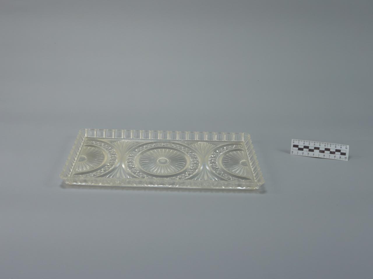 TRAY