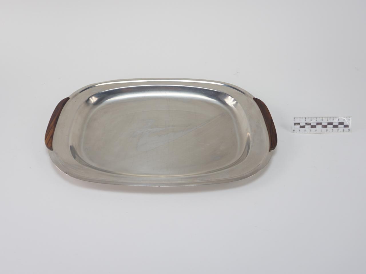 TRAY