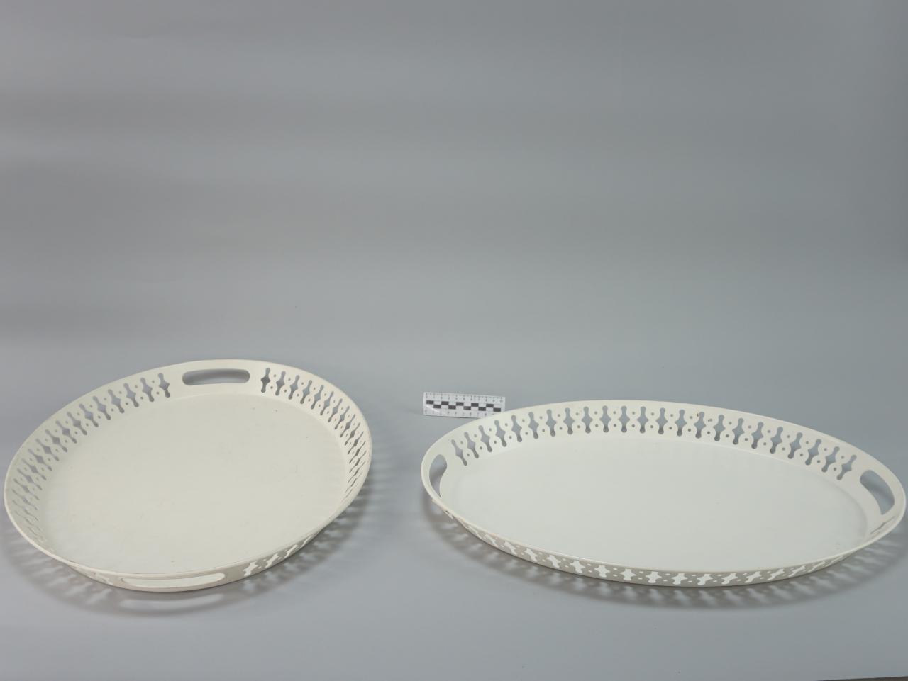 TRAY
