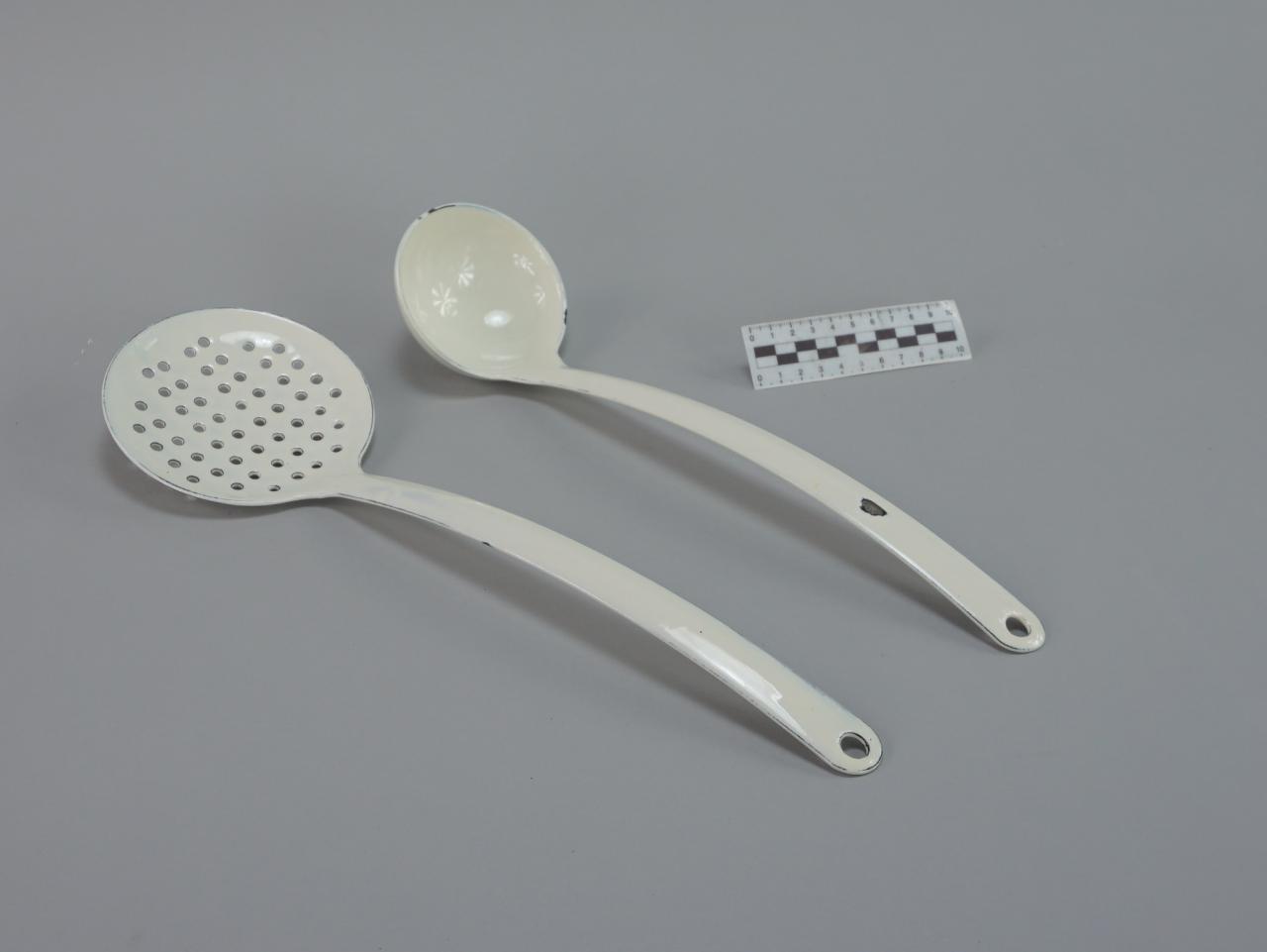 KITCHEN UTENSILS