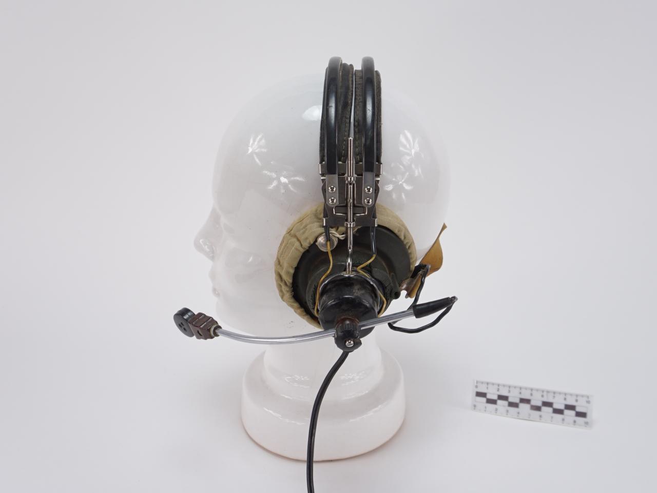 HEADPHONES WITH MICROPHONE