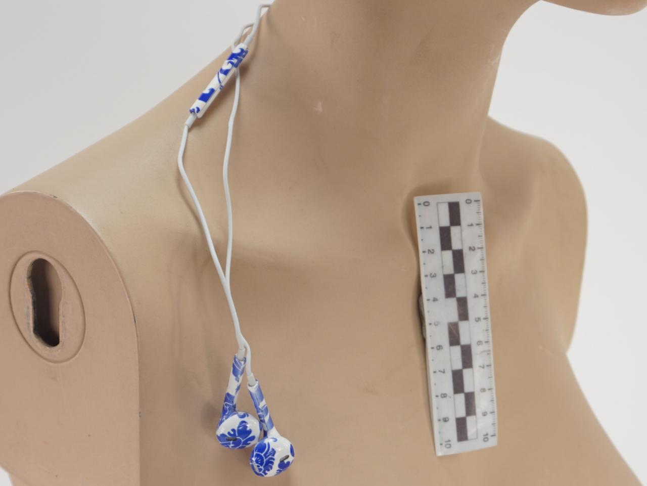 HEADPHONES