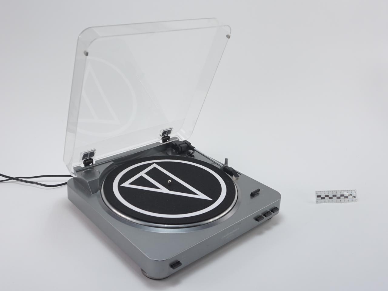 DJ TURNTABLE