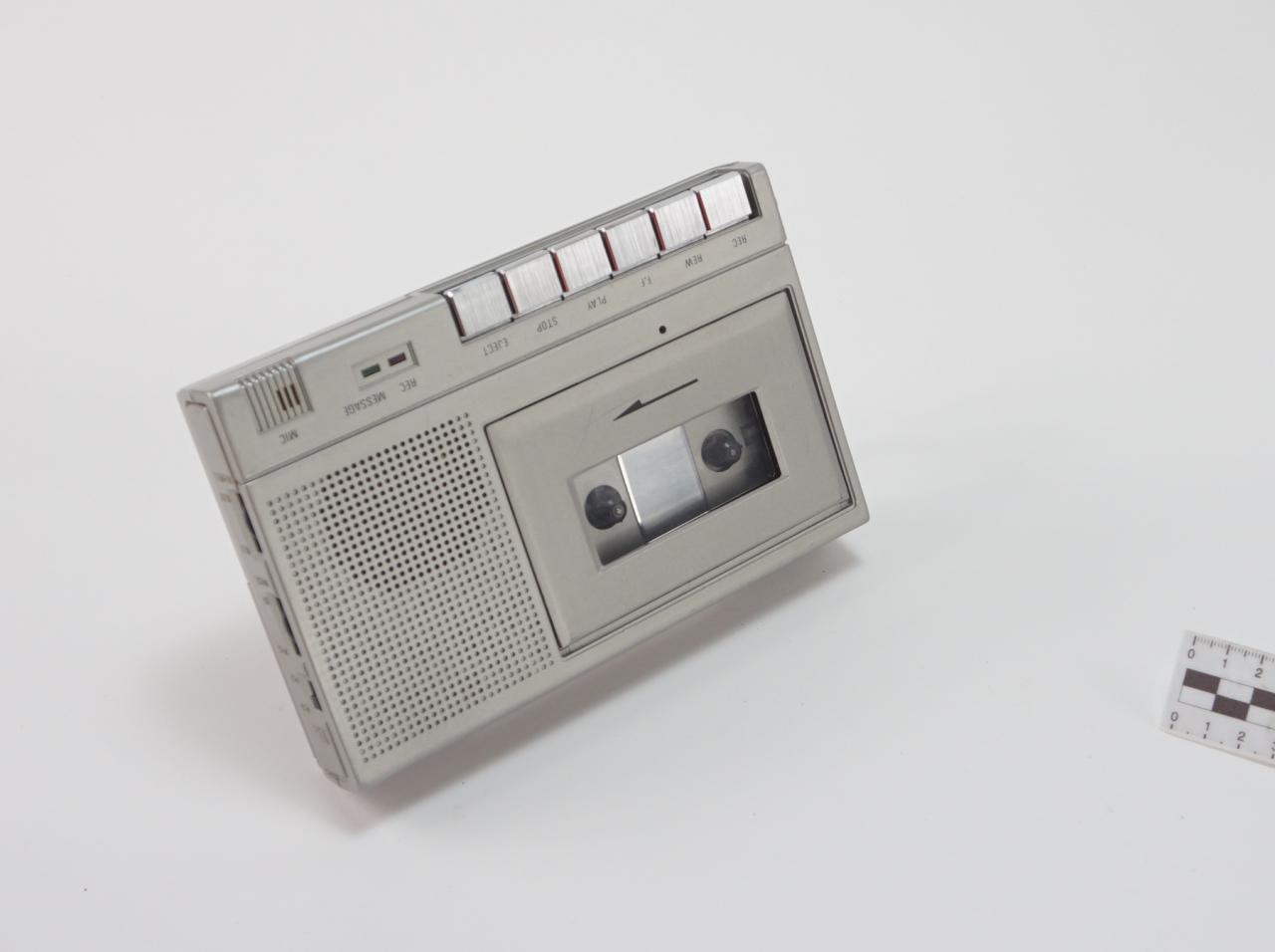 DICTAPHONE