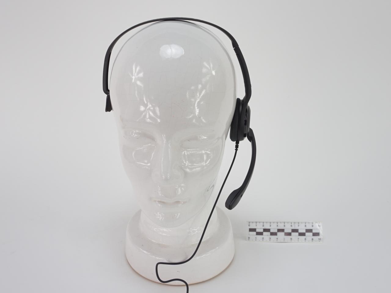 HEADPHONES WITH MICROPHONE