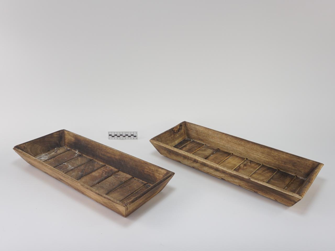 TRAY