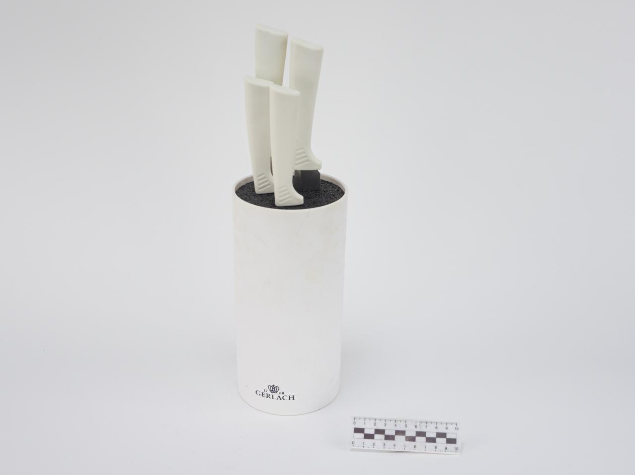 KITCHEN KNIFE SET IN STAND