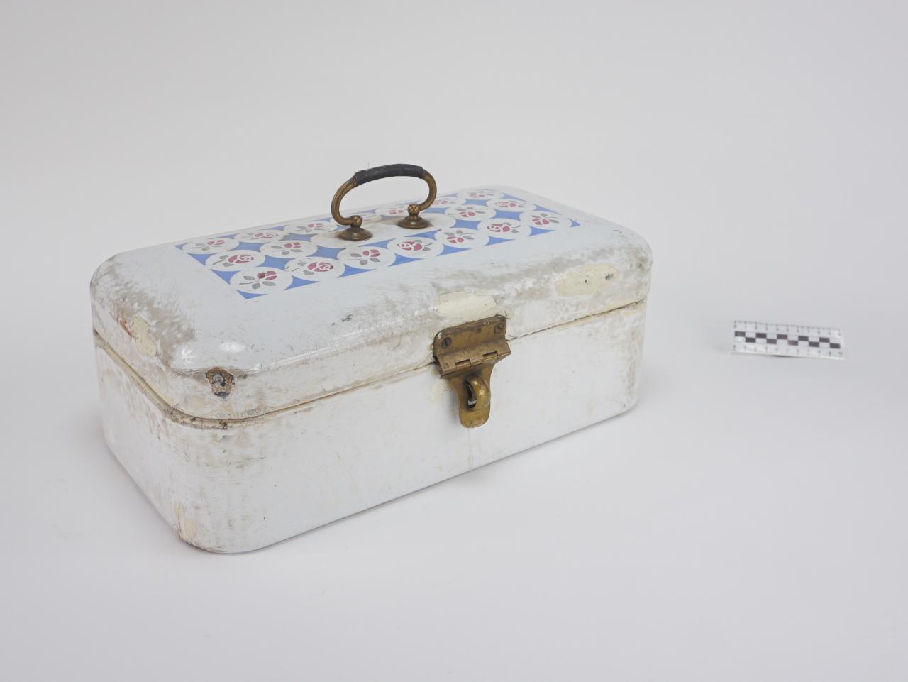 BREAD BOX