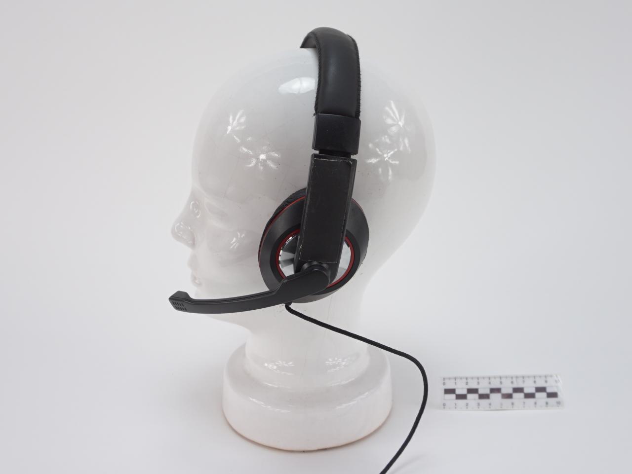 HEADPHONES WITH MICROPHONE