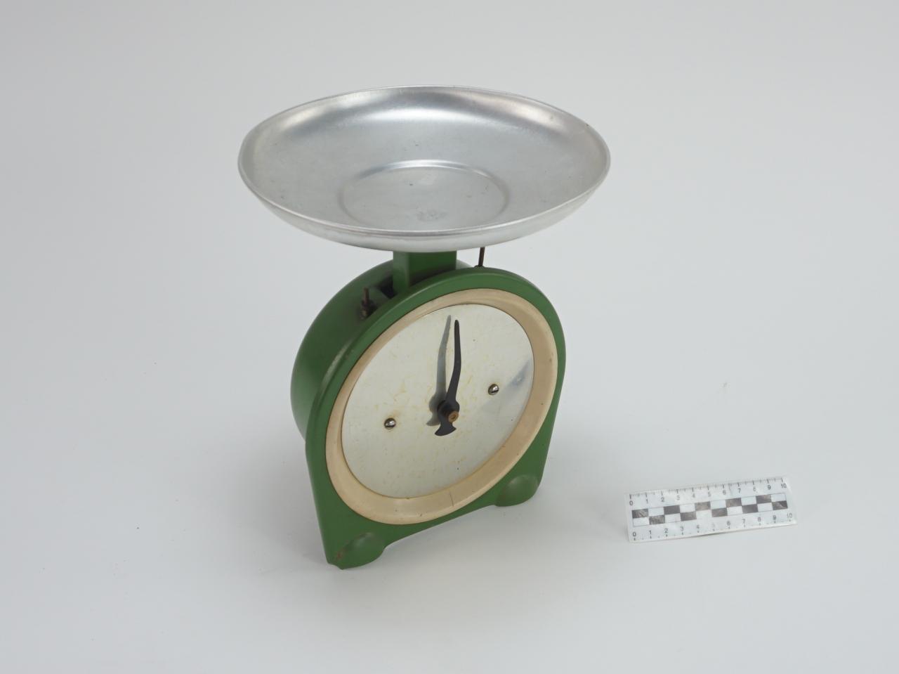 KITCHEN SCALE