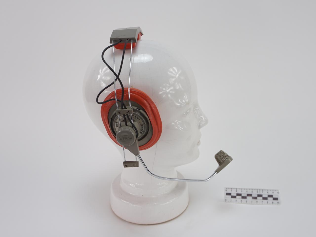 HEADPHONES WITH MICROPHONE