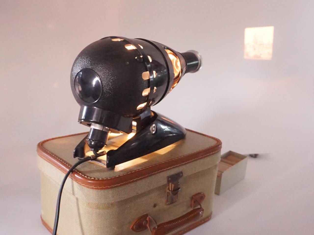 SLIDE PROJECTOR