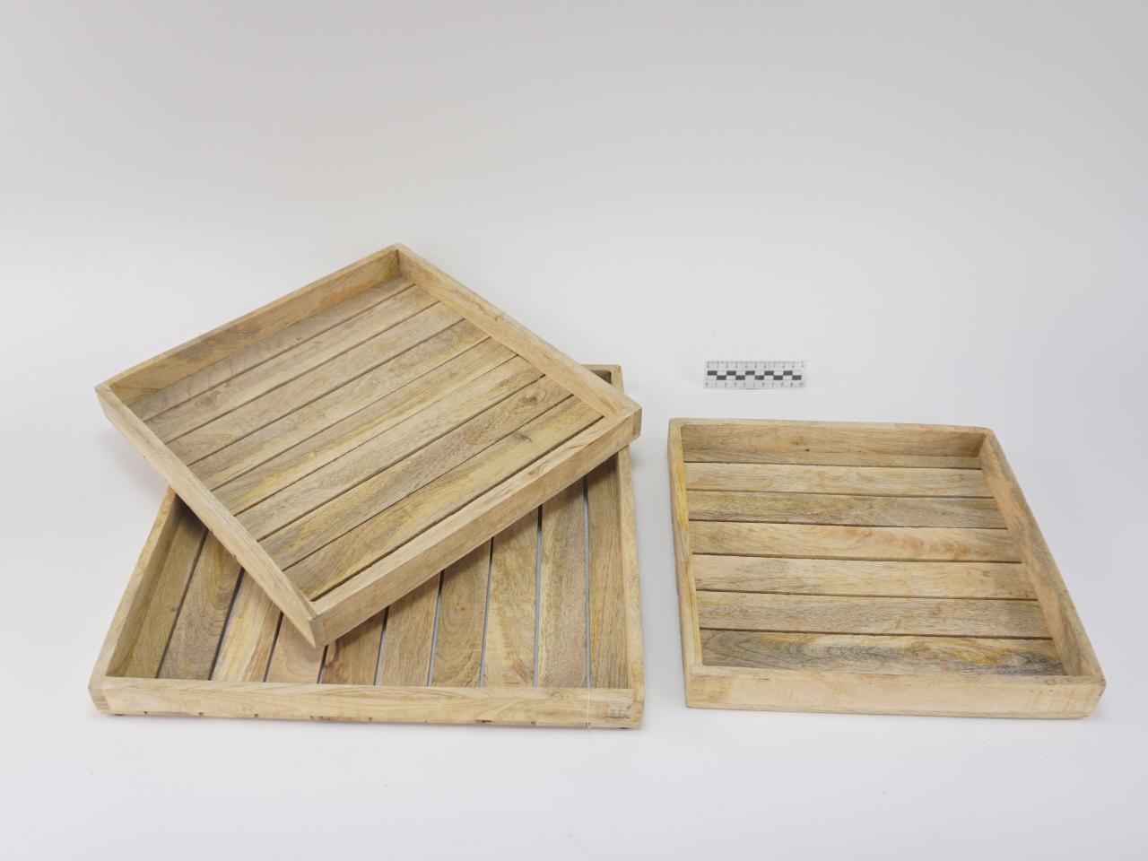 TRAY