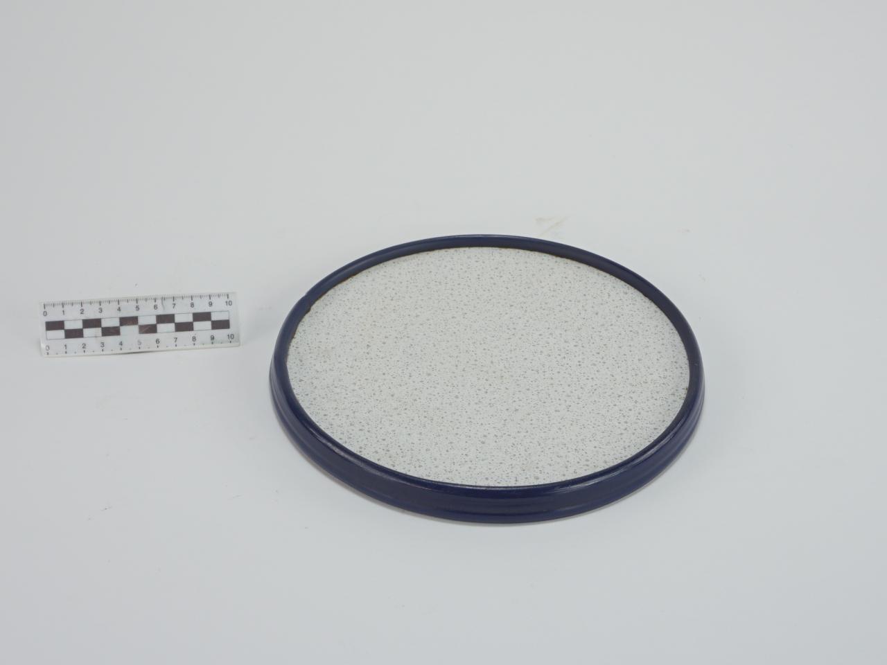 TRAY