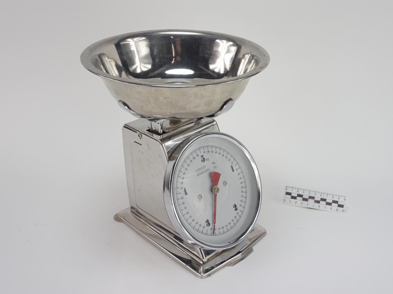 KITCHEN SCALE