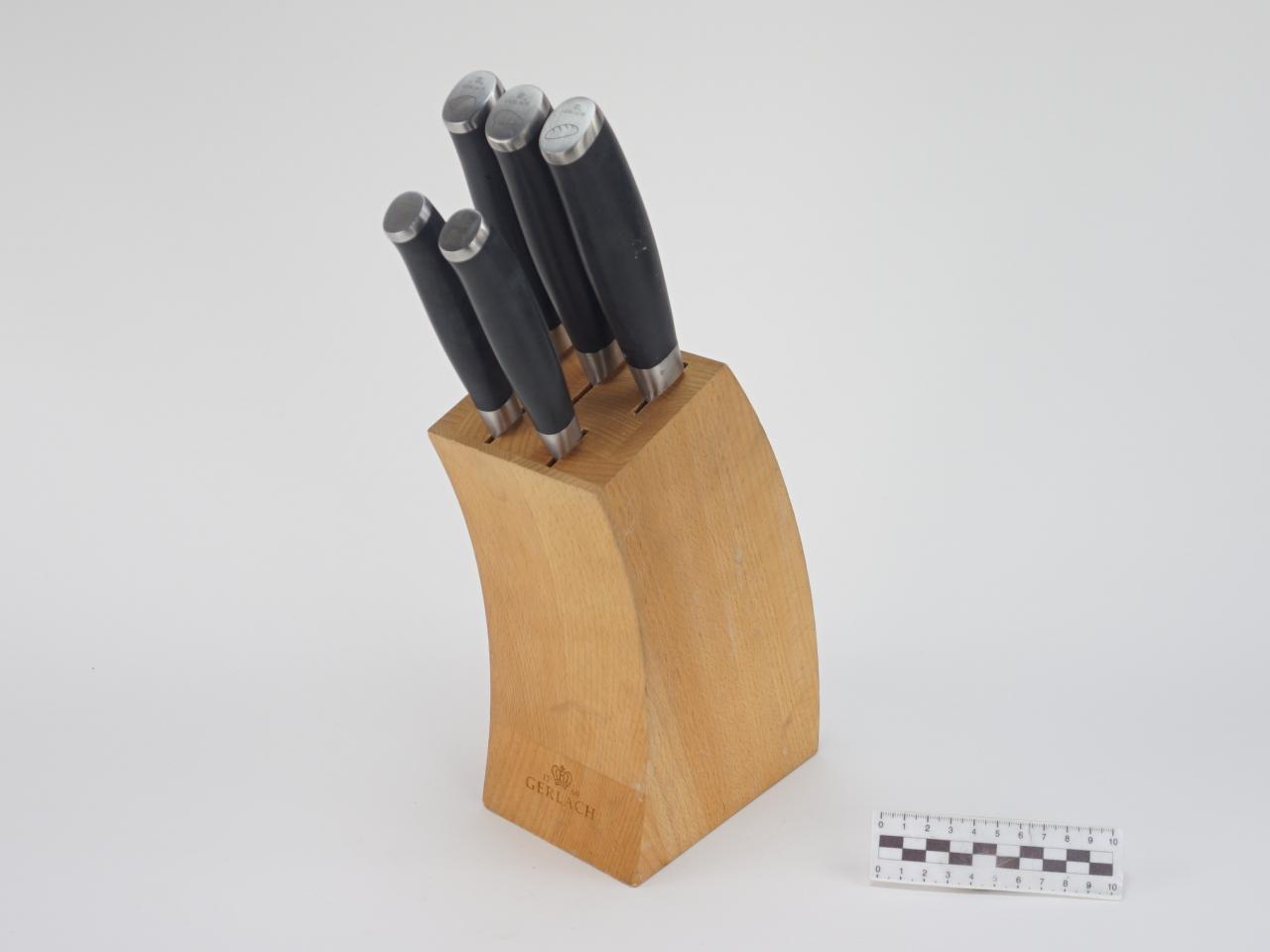 KITCHEN KNIVES IN STAND SET