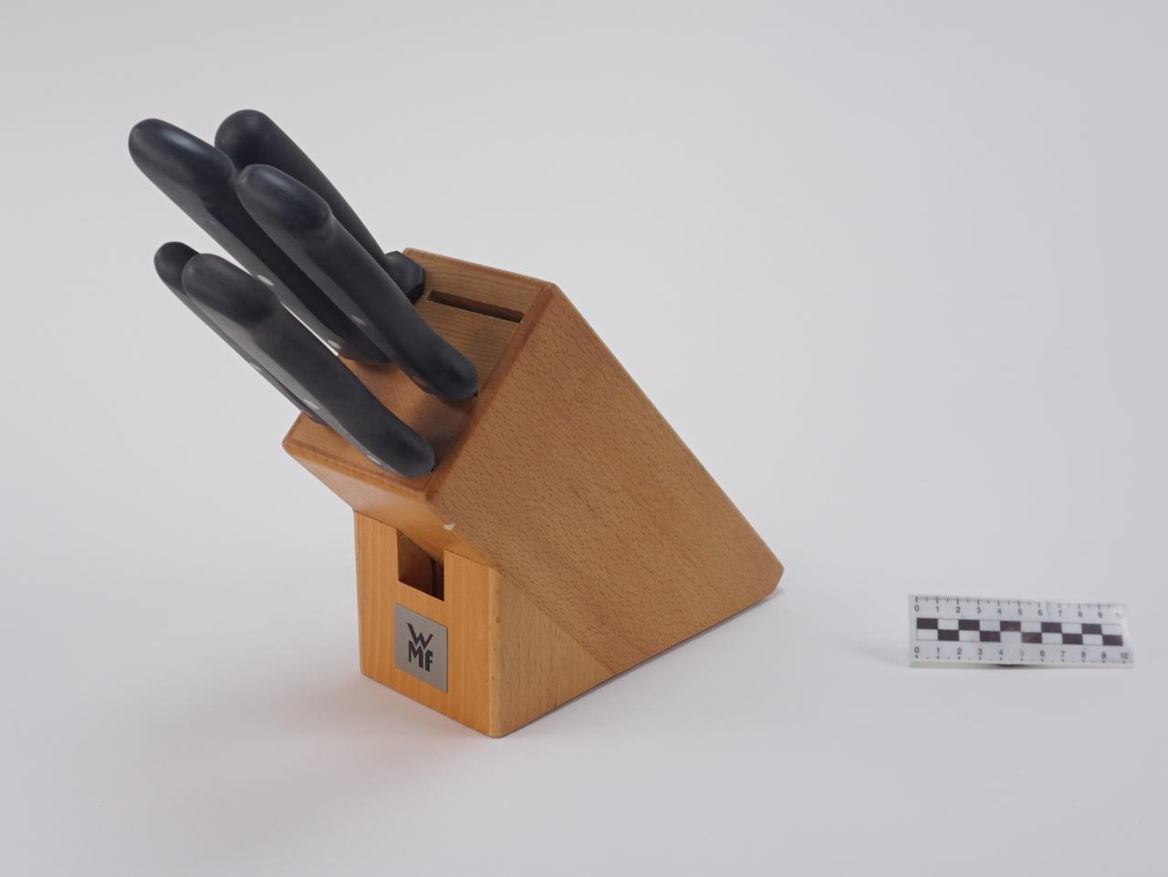 KITCHEN KNIVES IN BLOCK SET