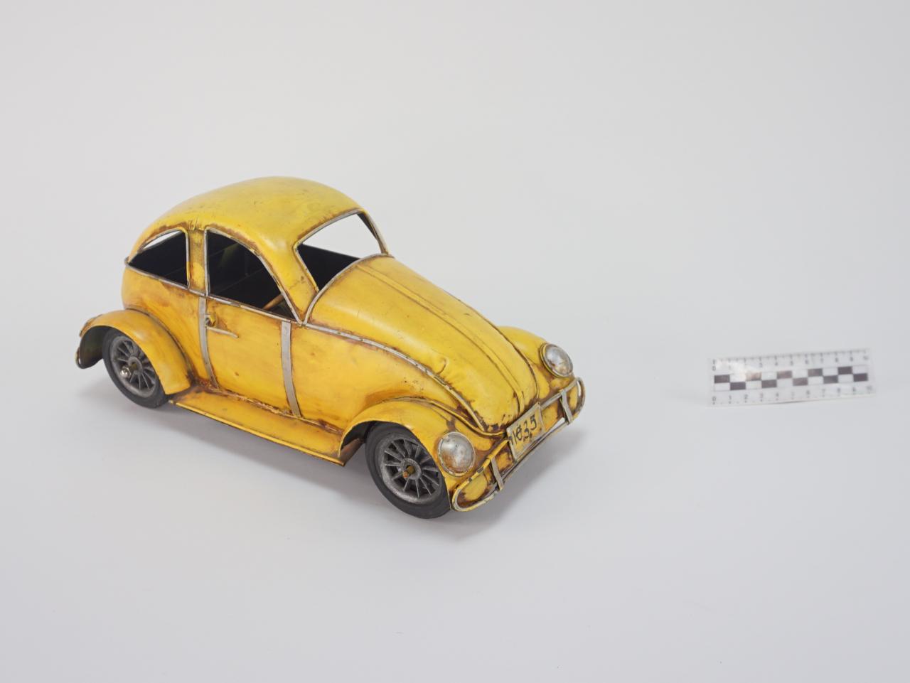 MODEL AUTA