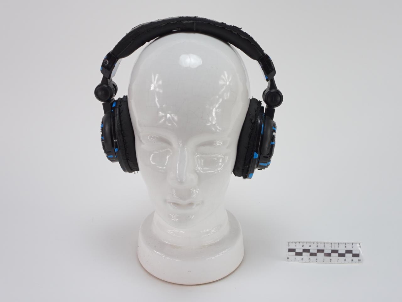 HEADPHONES