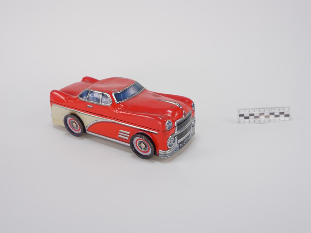 MODEL AUTA