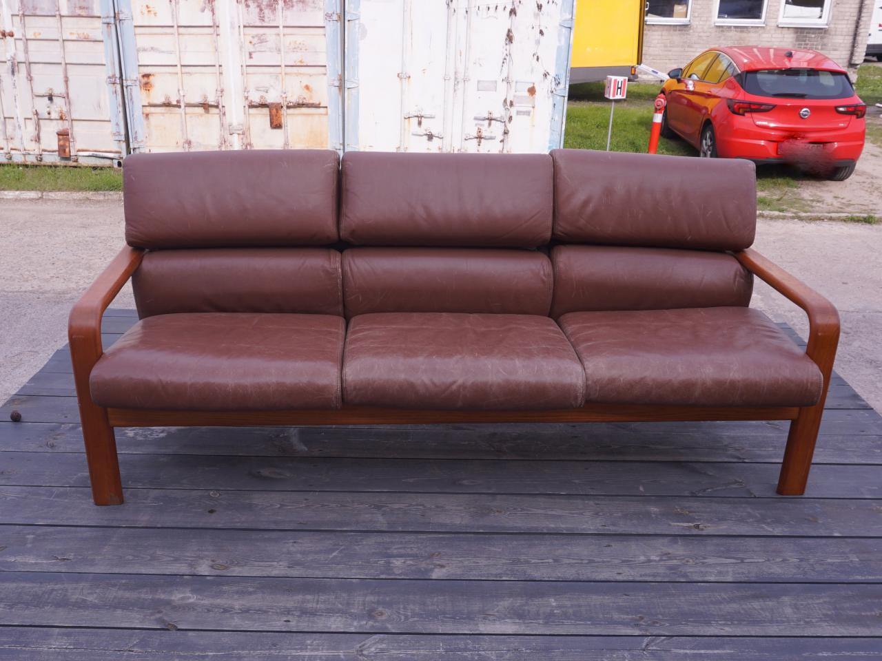 KANAPA SOFA