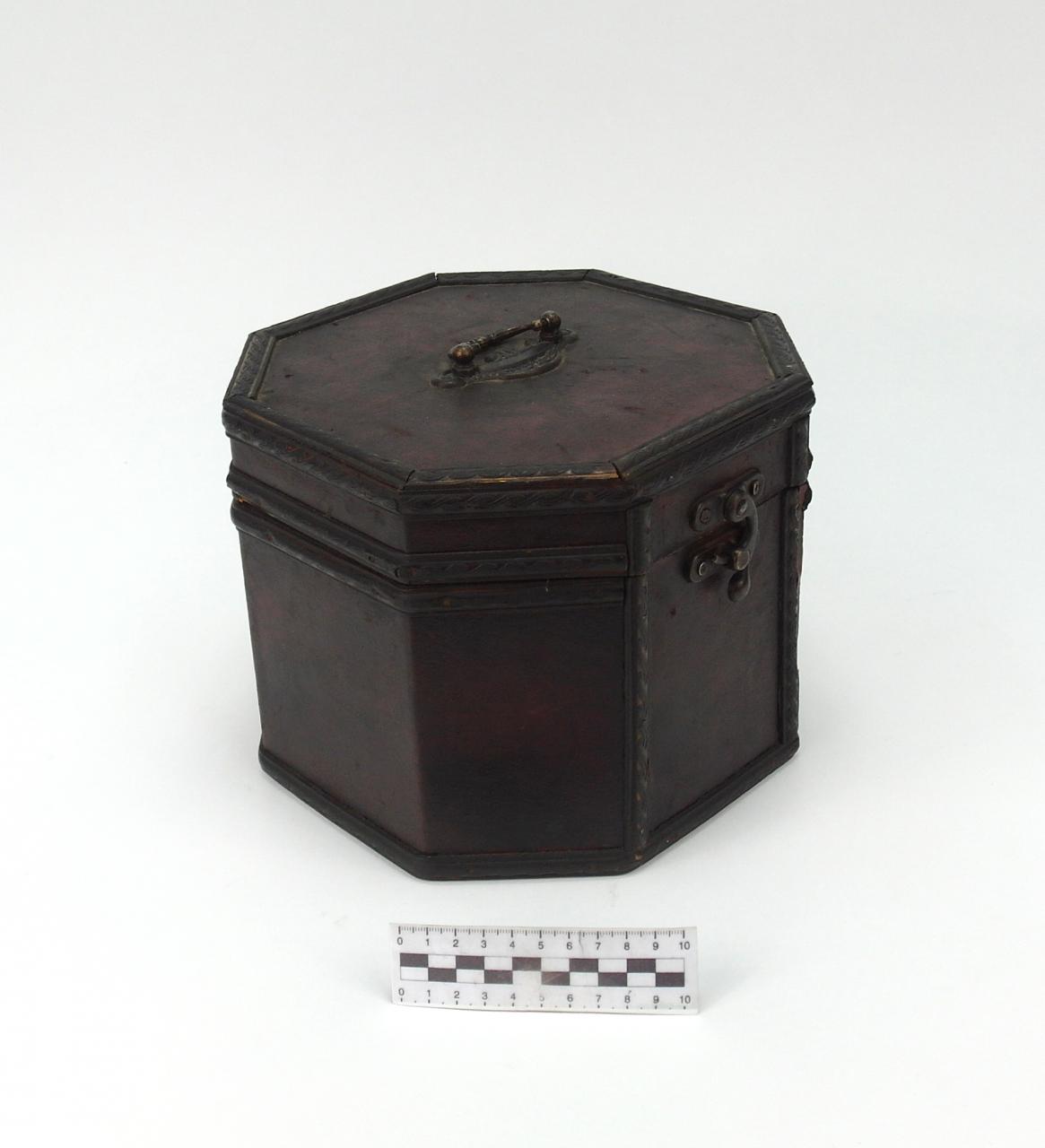 PUDEŁKO SKRZYNECZKA