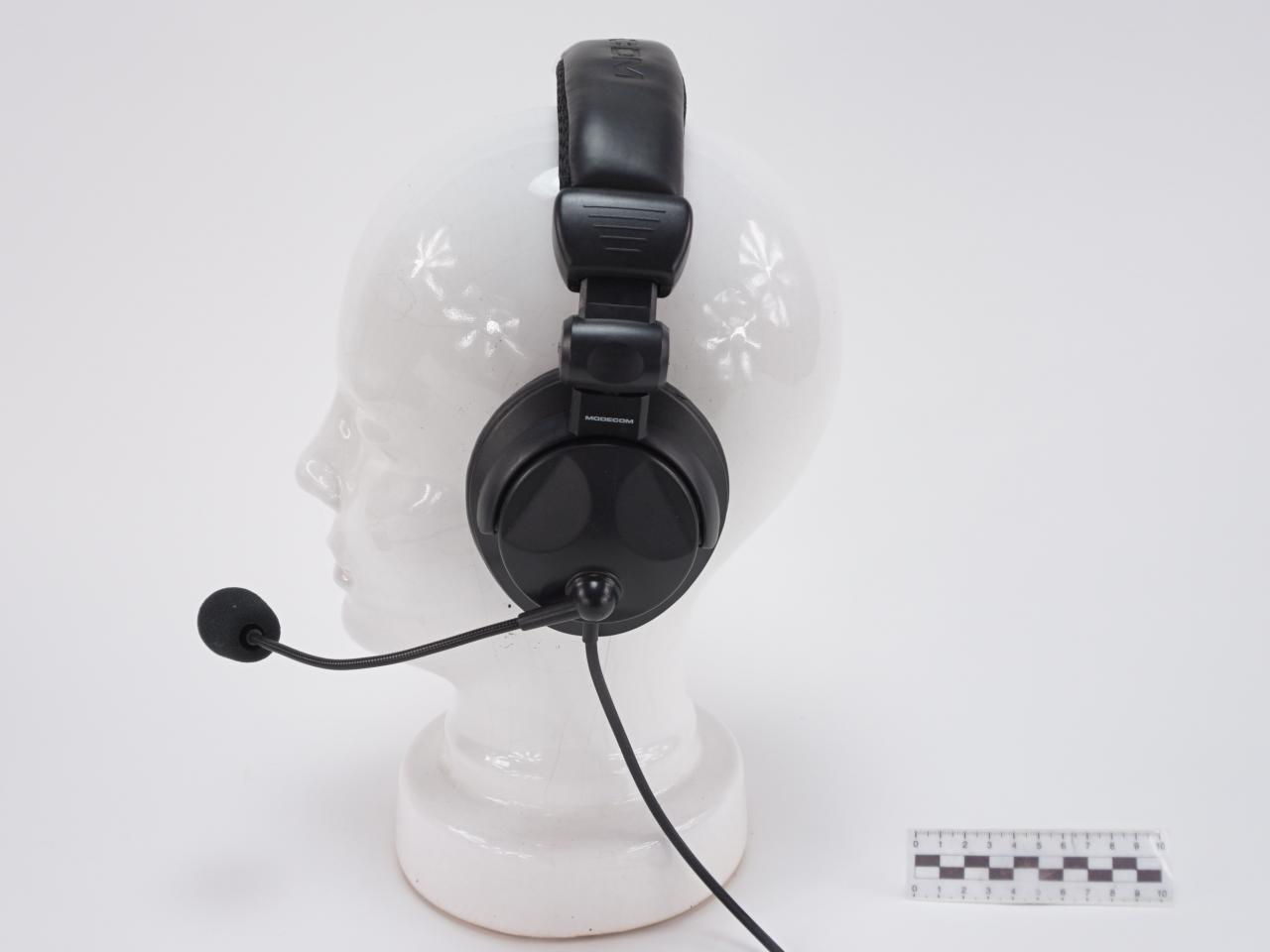 HEADPHONES WITH MICROPHONE