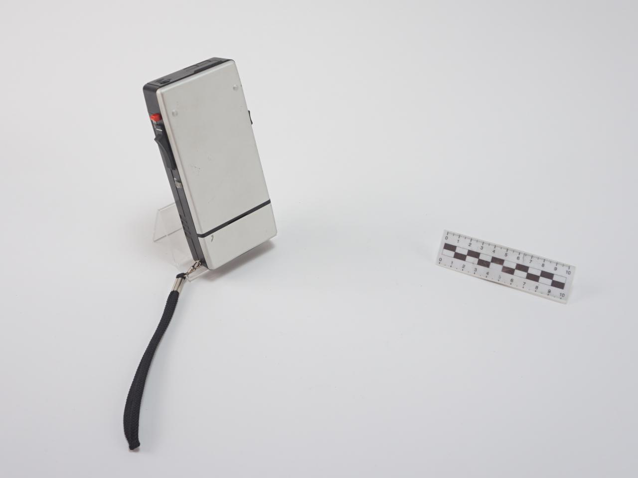 DICTAPHONE