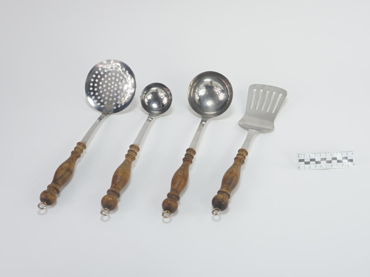 KITCHEN UTENSILS