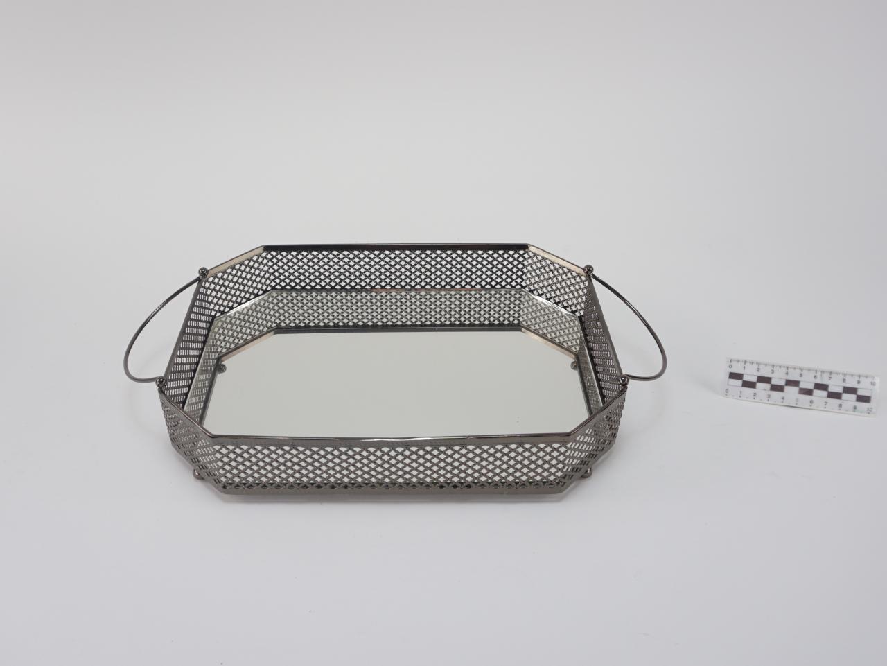 TRAY