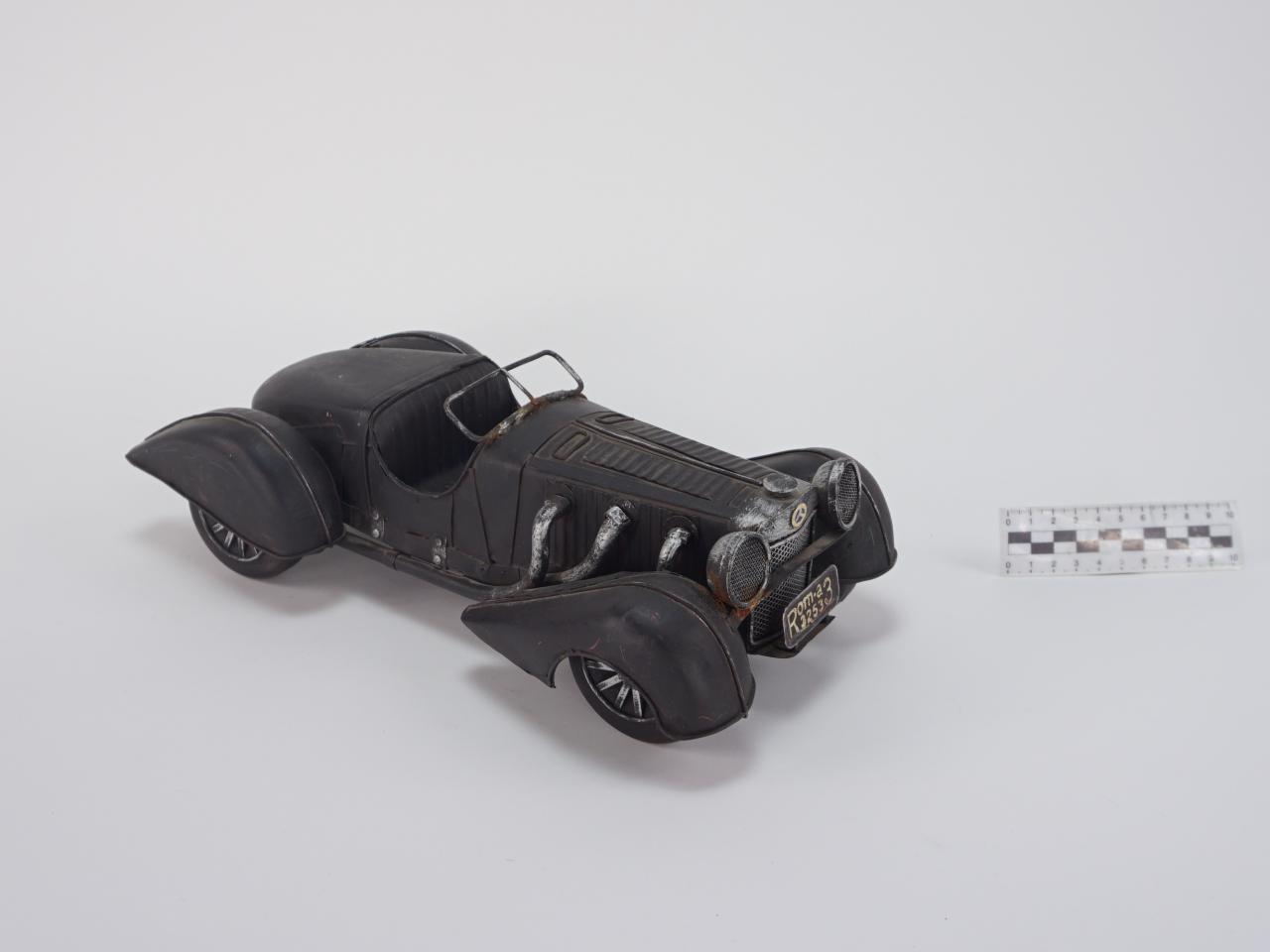 MODEL AUTA