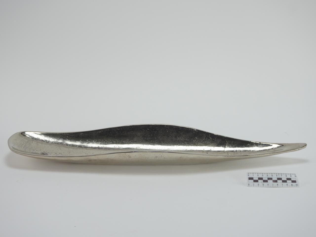 TRAY