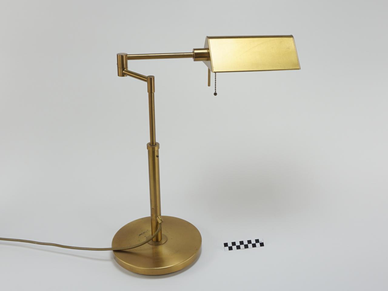 DESK LAMP