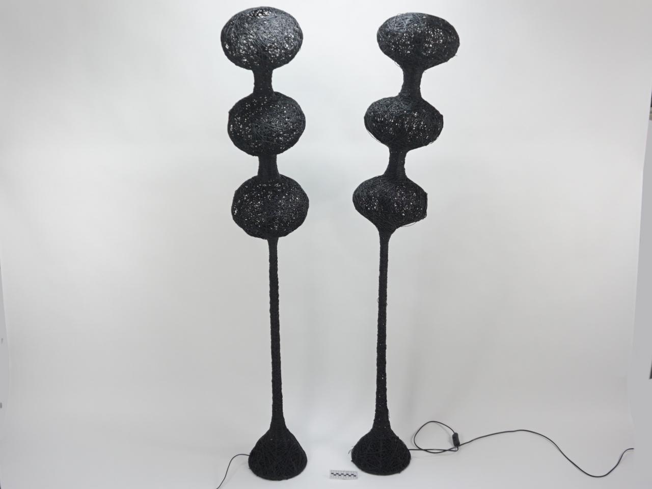 FLOOR LAMP
