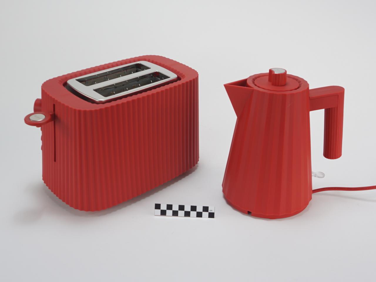 ELECTRIC KETTLE