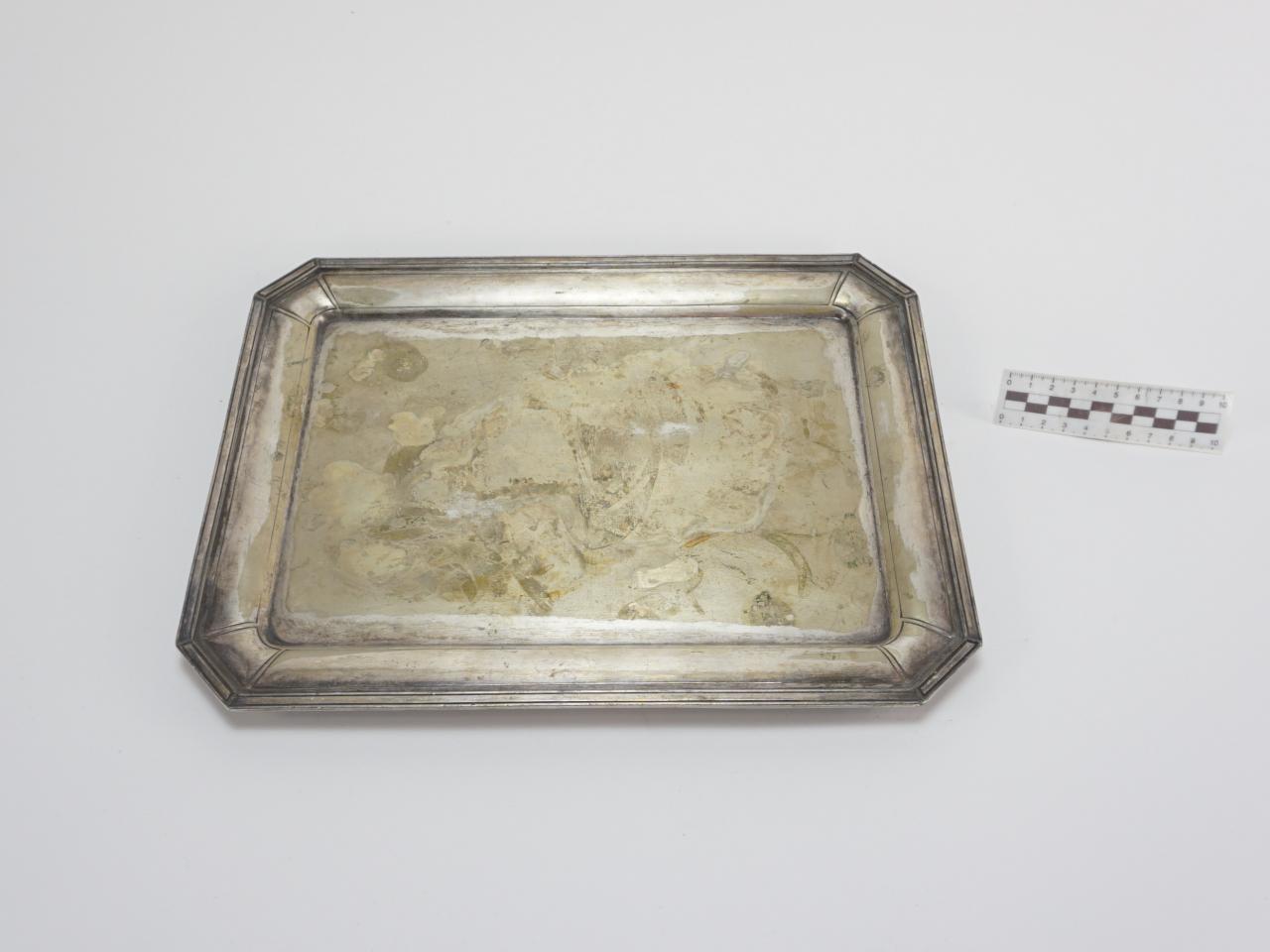 TRAY
