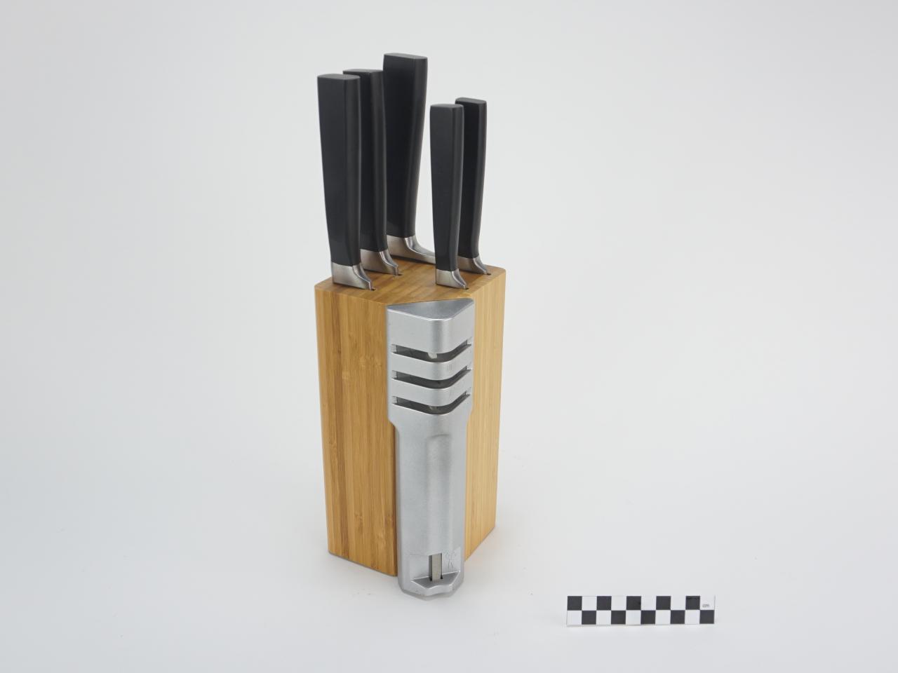 KITCHEN KNIFE SET IN STAND