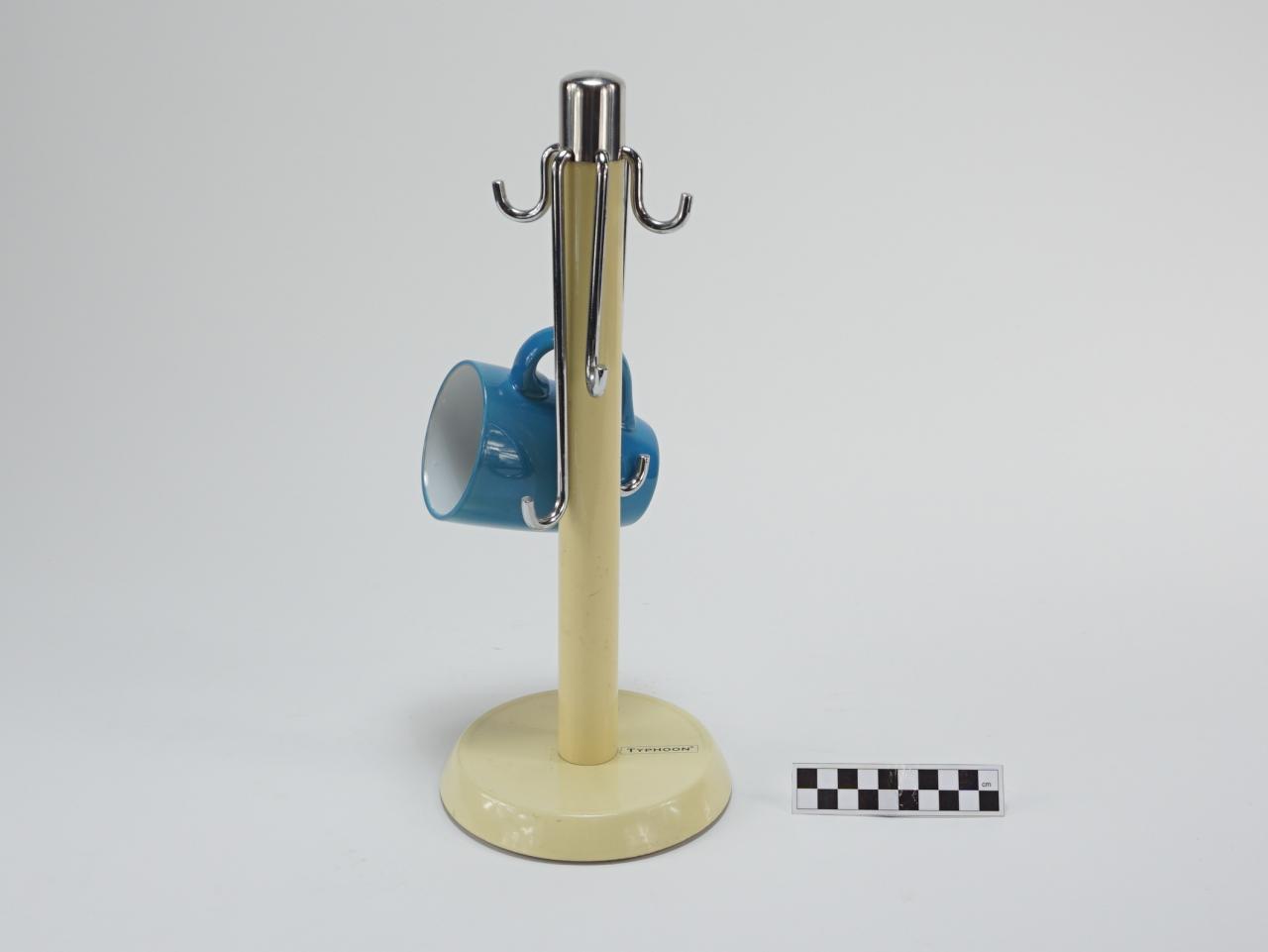 CUP AND MUG STAND