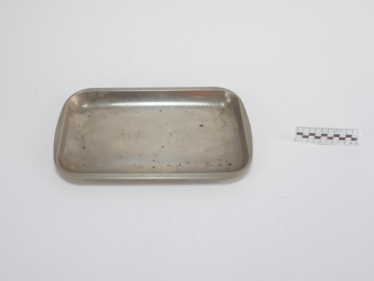 TRAY