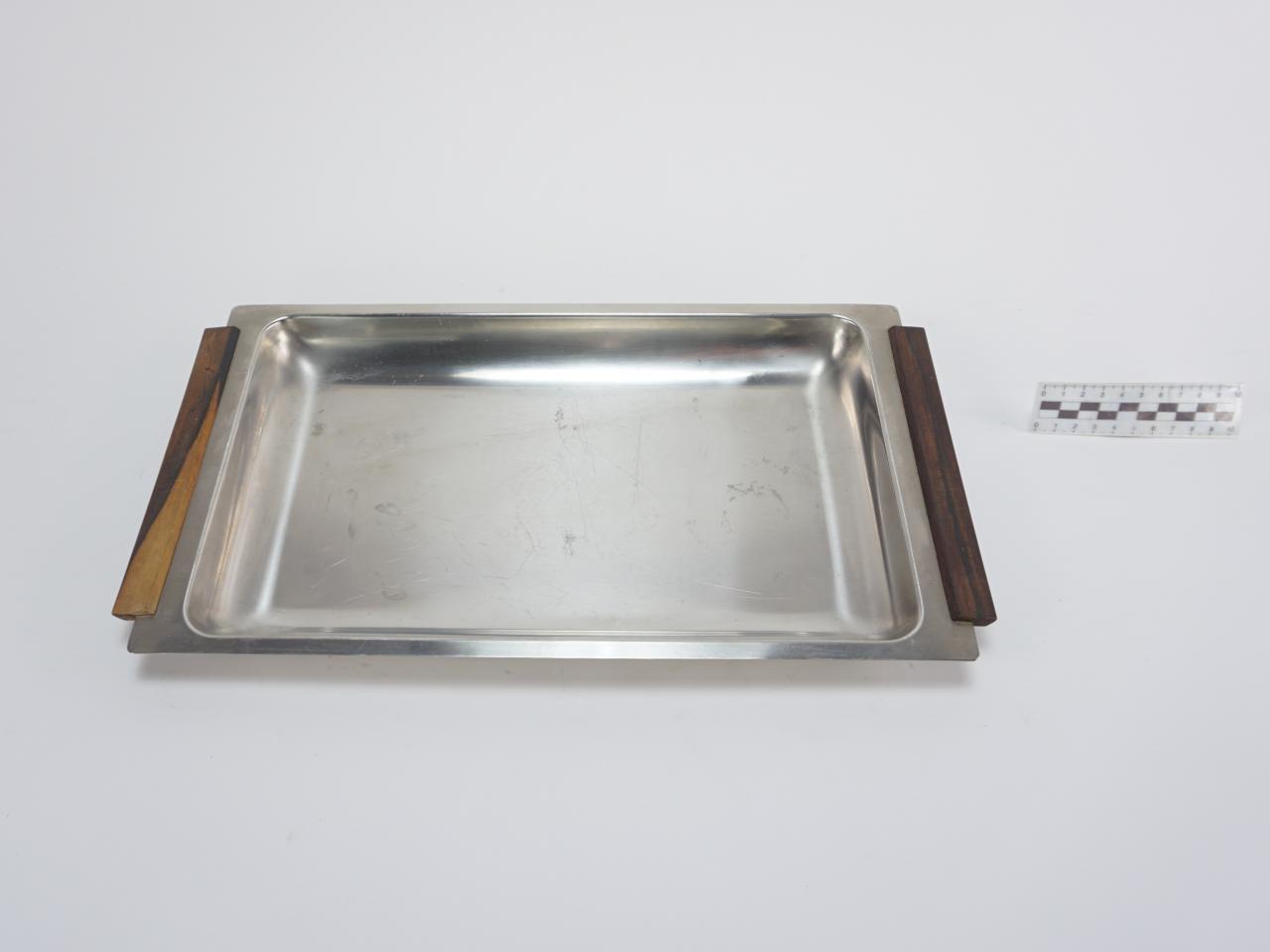TRAY