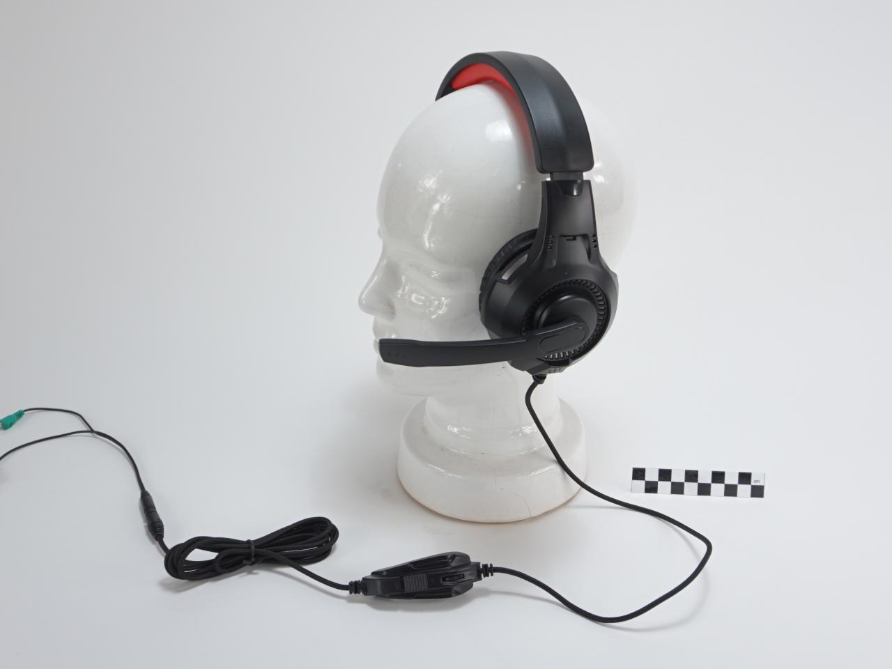 HEADPHONES WITH MICROPHONE