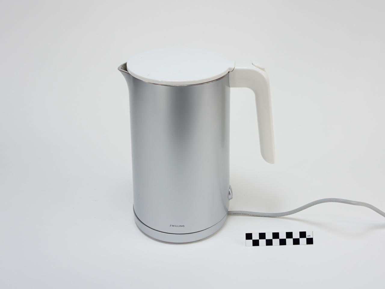 ELECTRIC KETTLE
