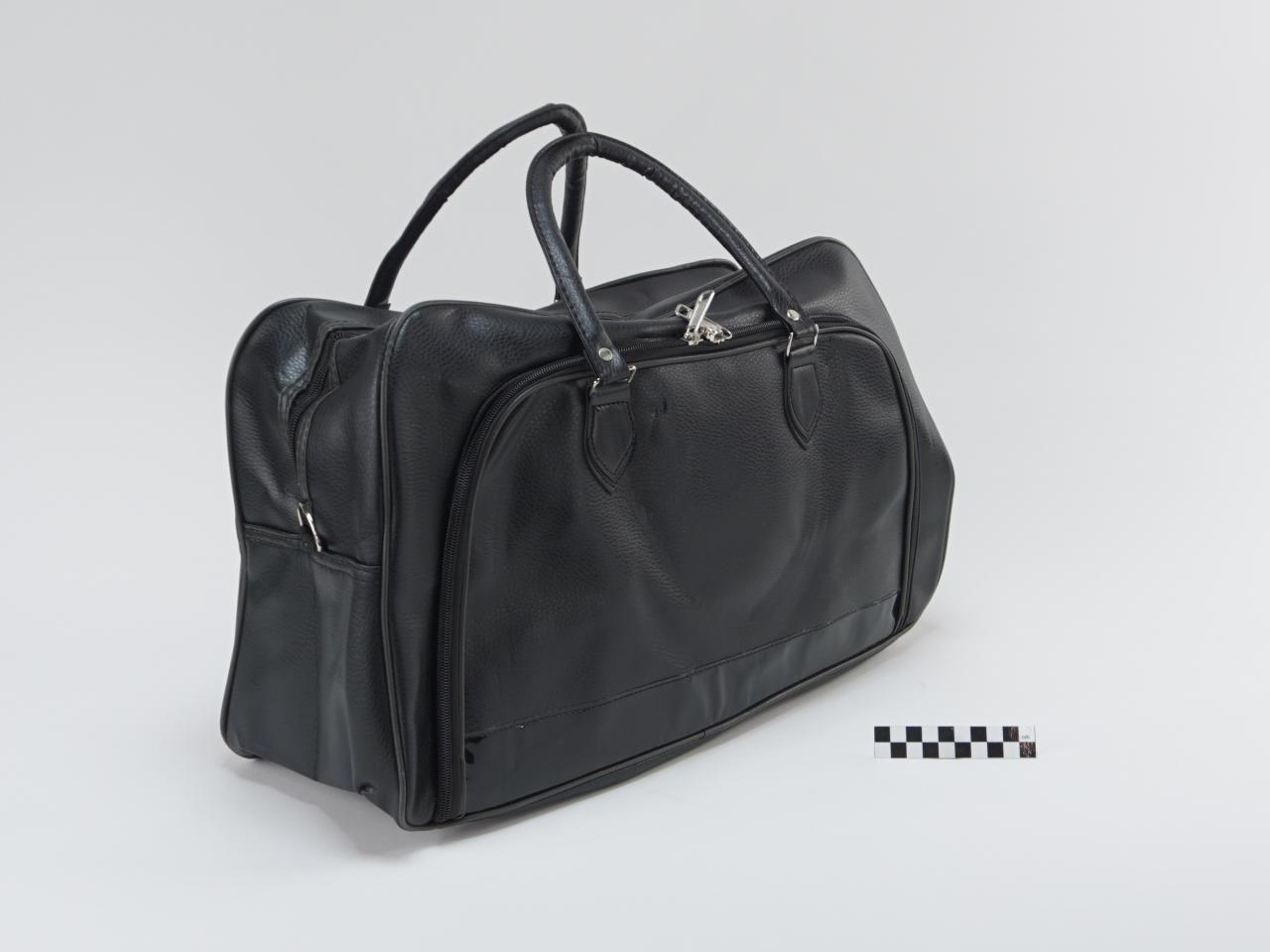 SPORTS/TRAVEL BAG