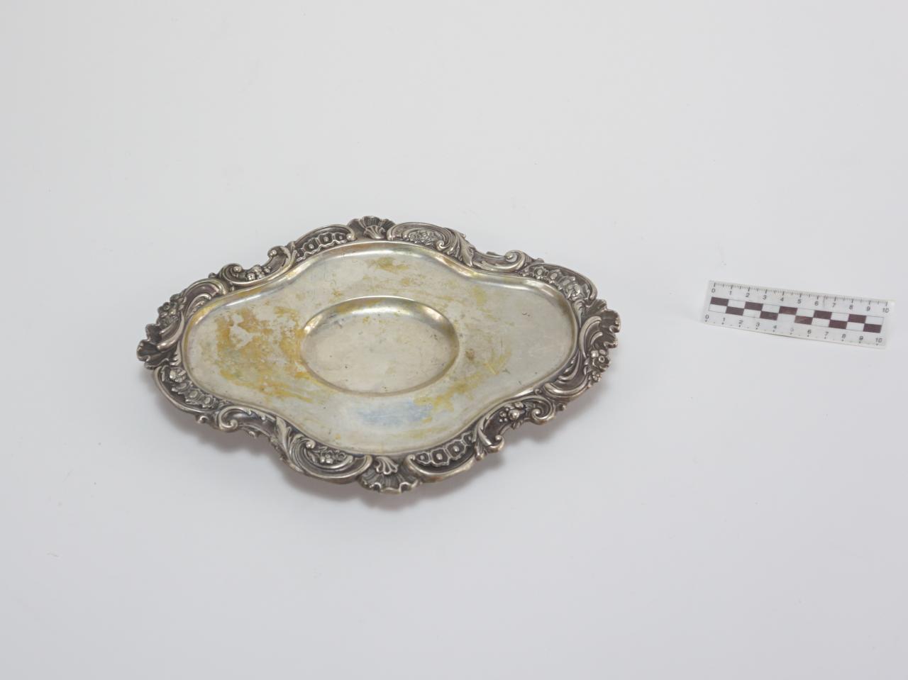 TRAY