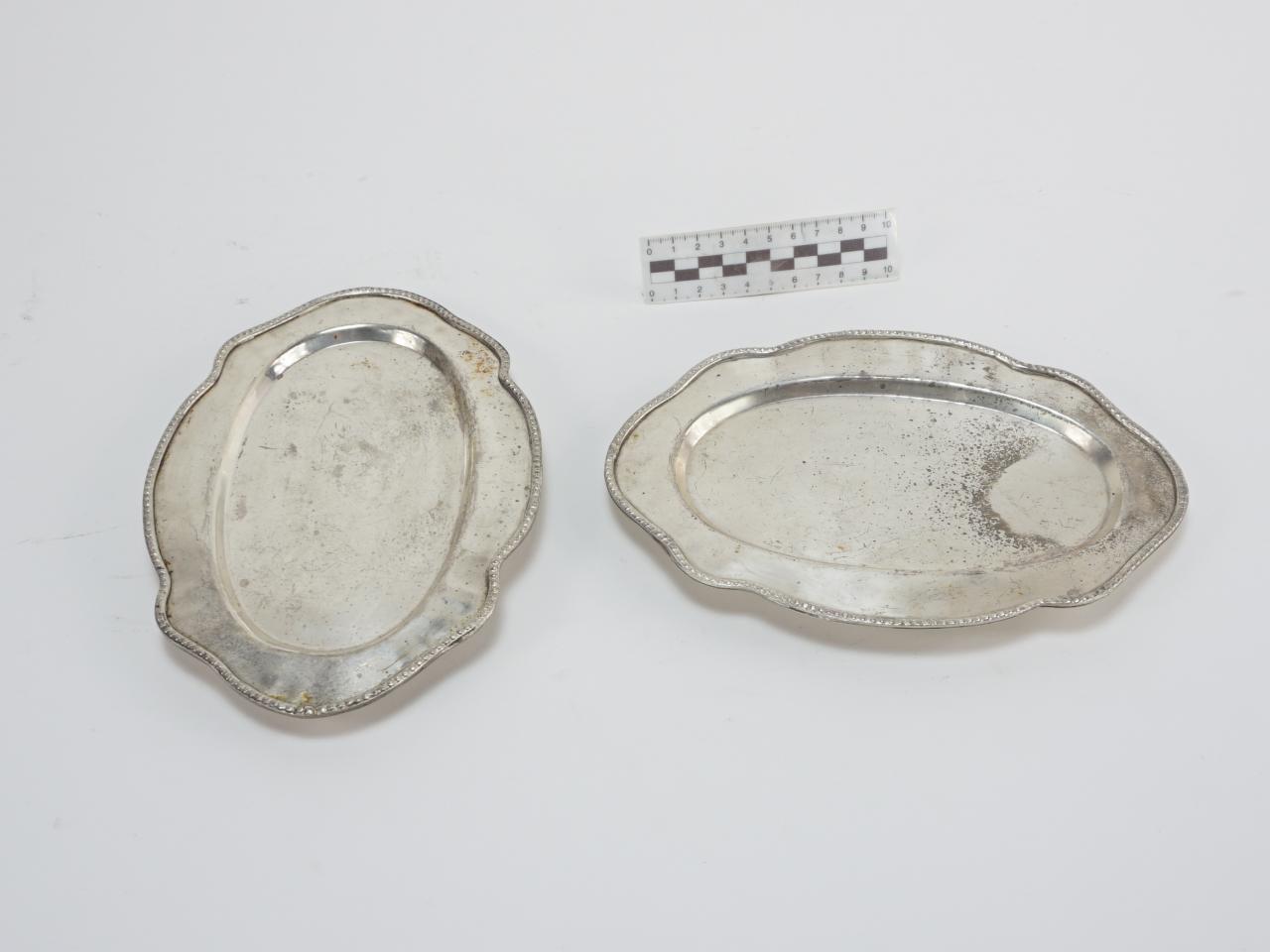 TRAY