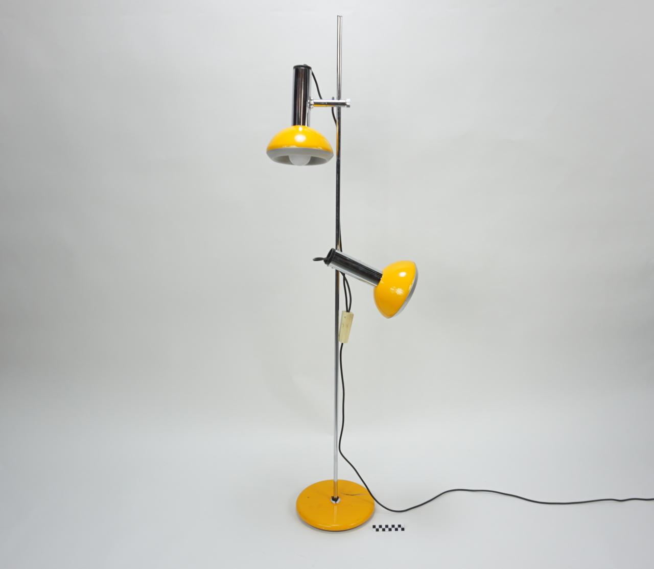 FLOOR LAMP