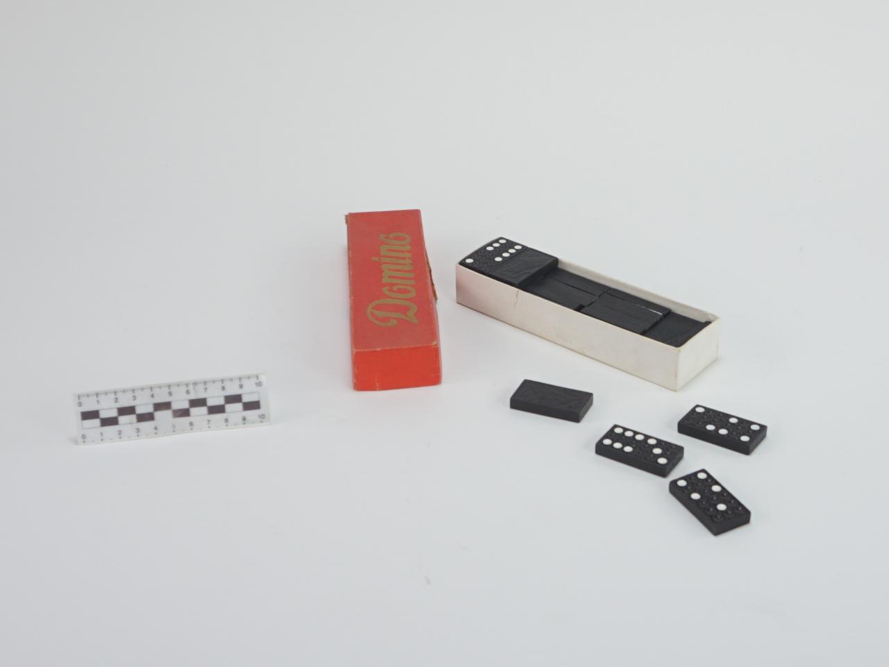 DOMINO
