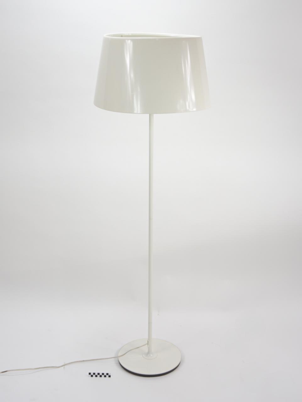 LAMPA PODŁOGOWA