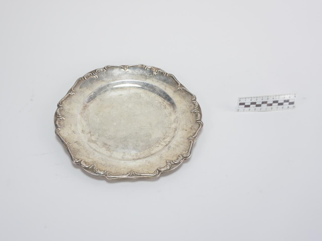TRAY
