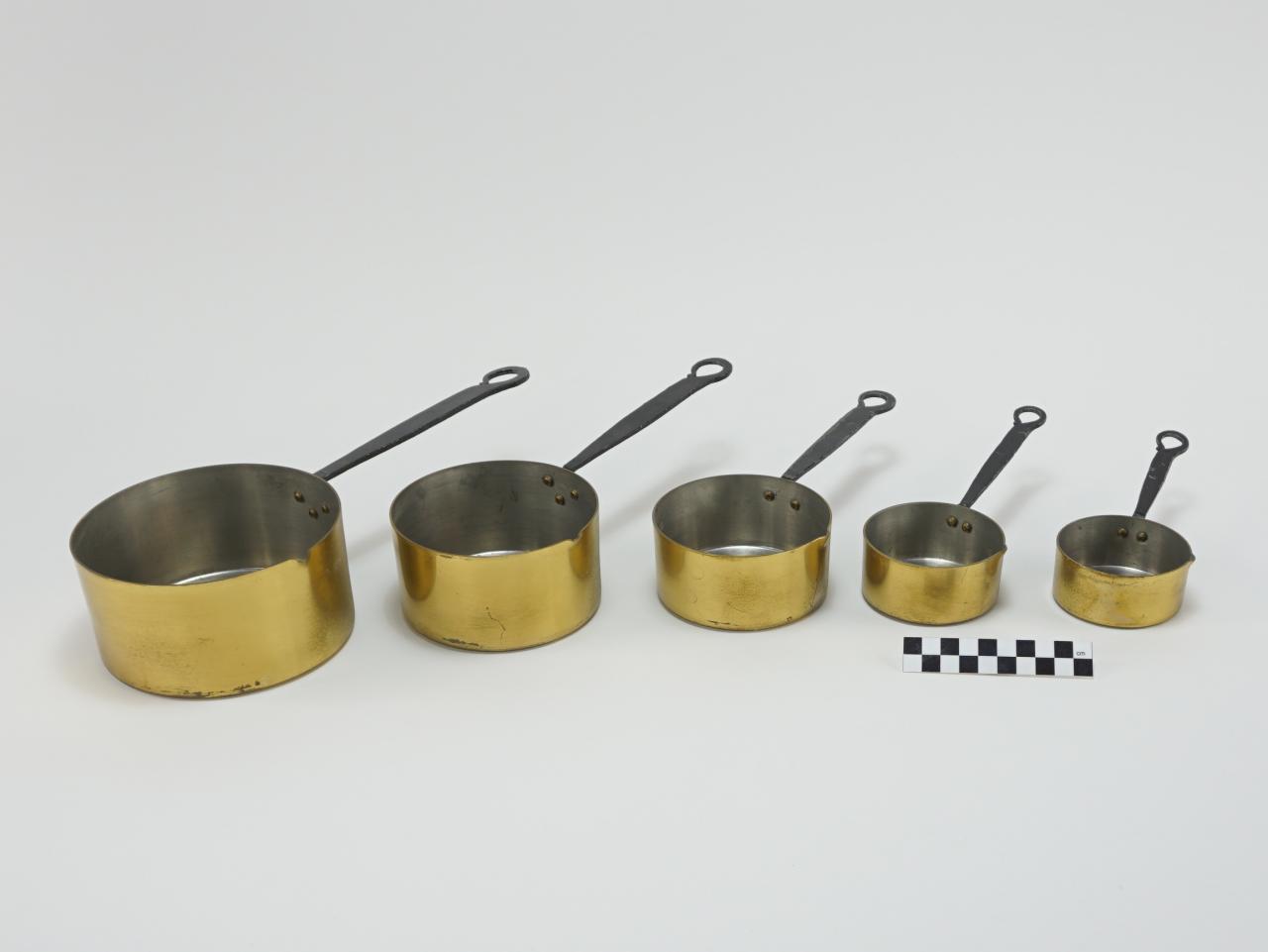 SAUCEPAN POT
